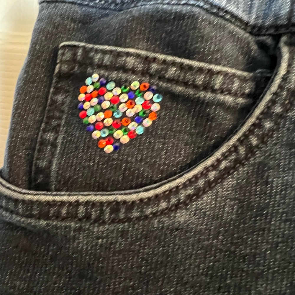 🦋 Women's denim dream Jeanies Capris with Colorful Accents size 1x - Picture 4 of 5